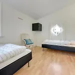 22-bedroom In Henne 펜션