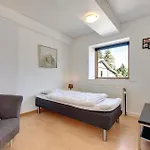22-bedroom In Henne 펜션 *
