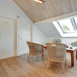 22-bedroom In Henne 펜션