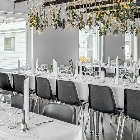 22-bedroom In Henne بيت للعطل