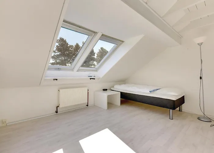 22-bedroom In Henne *