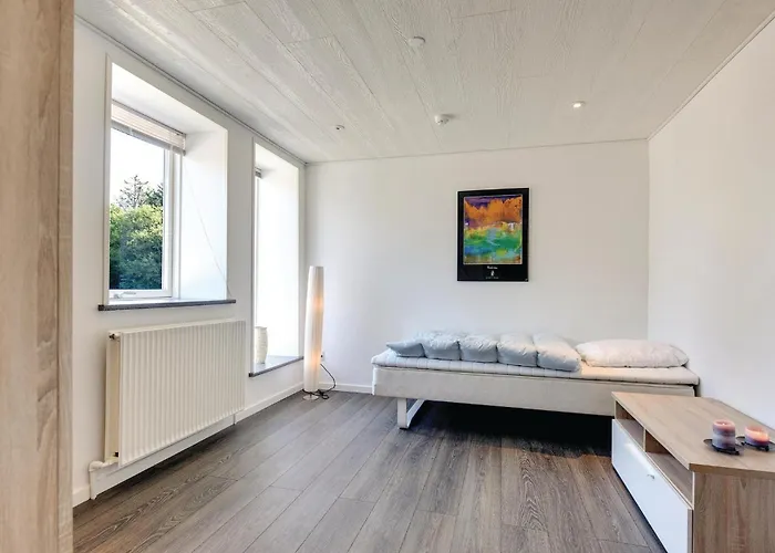 22-bedroom In Henne *